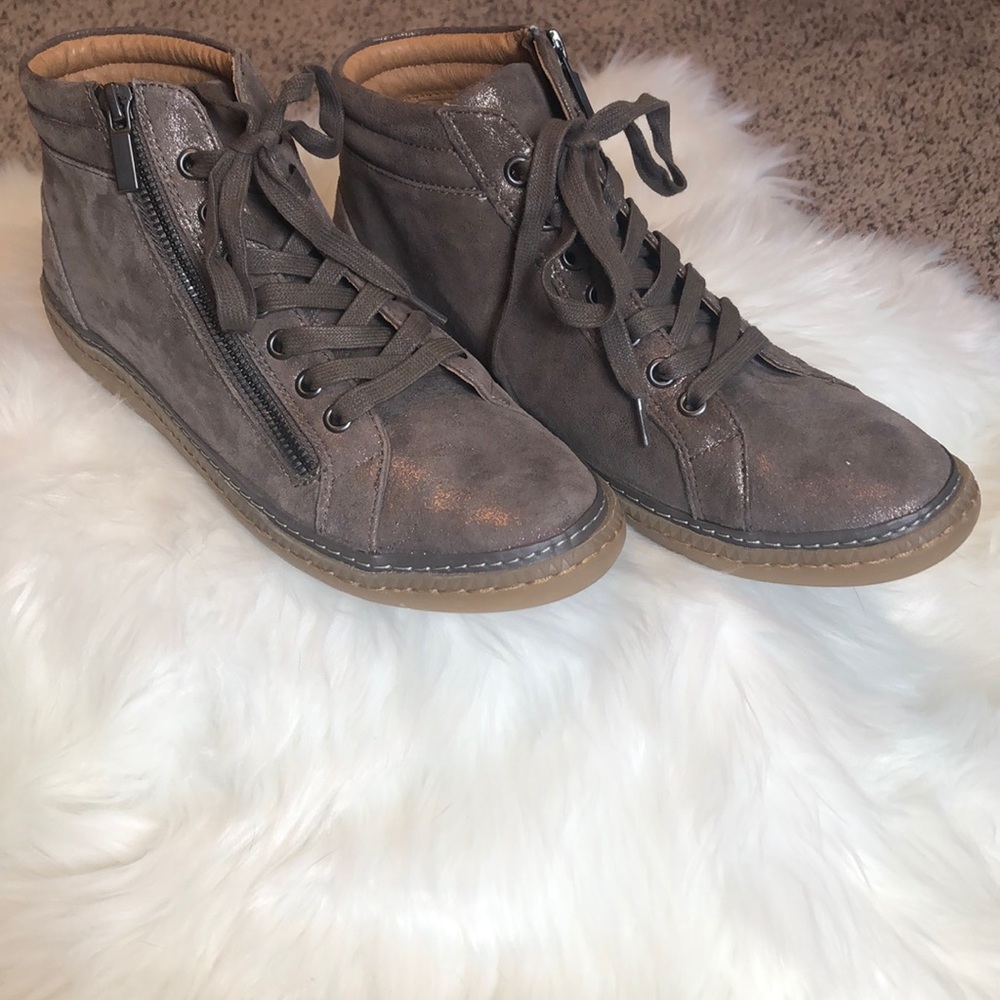 Women’s Sofft shoes